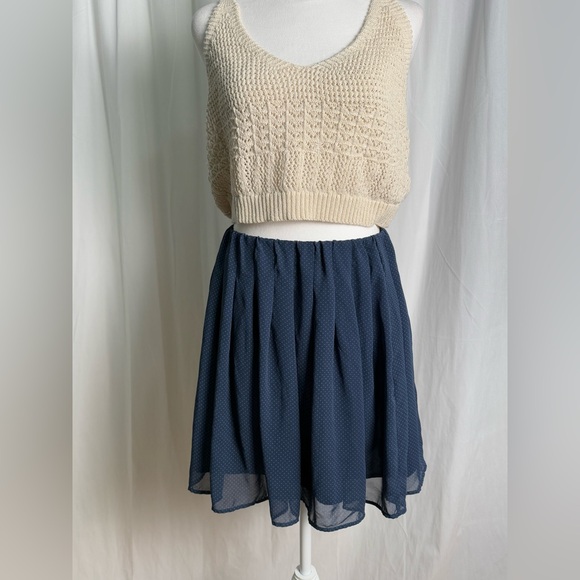 Uniqlo chiffon mini skirts. Size S - Picture 2 of 6